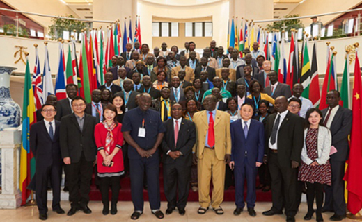 非洲 · 中国援南苏丹教育技术合作项目